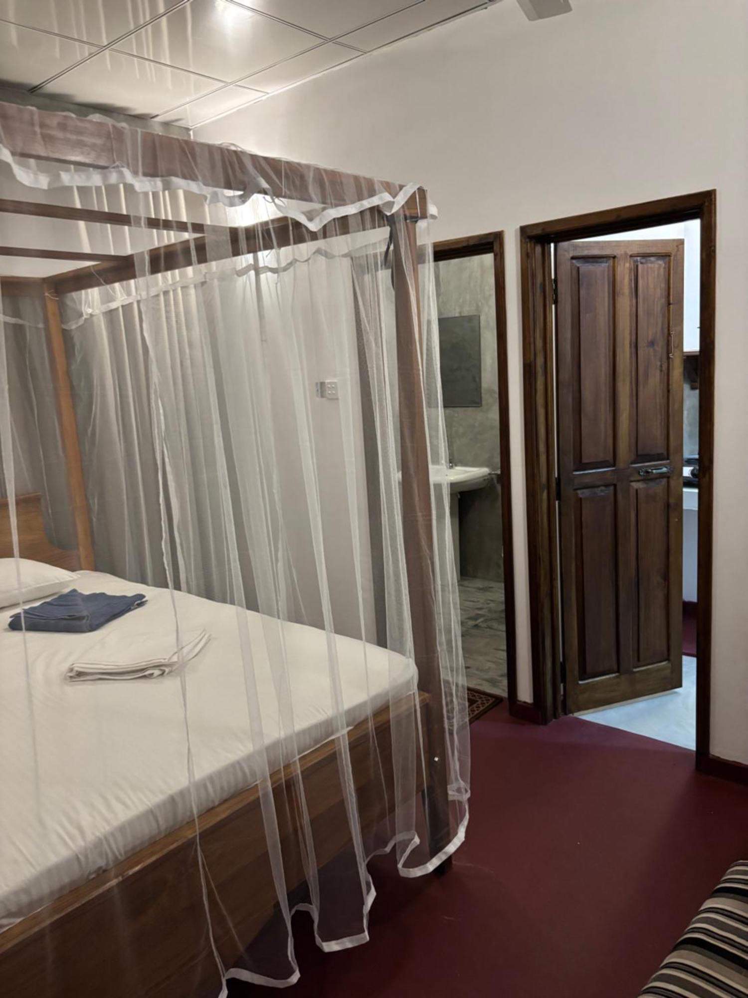 ディックウェラ Ima House Bed & Breakfast エクステリア 写真
